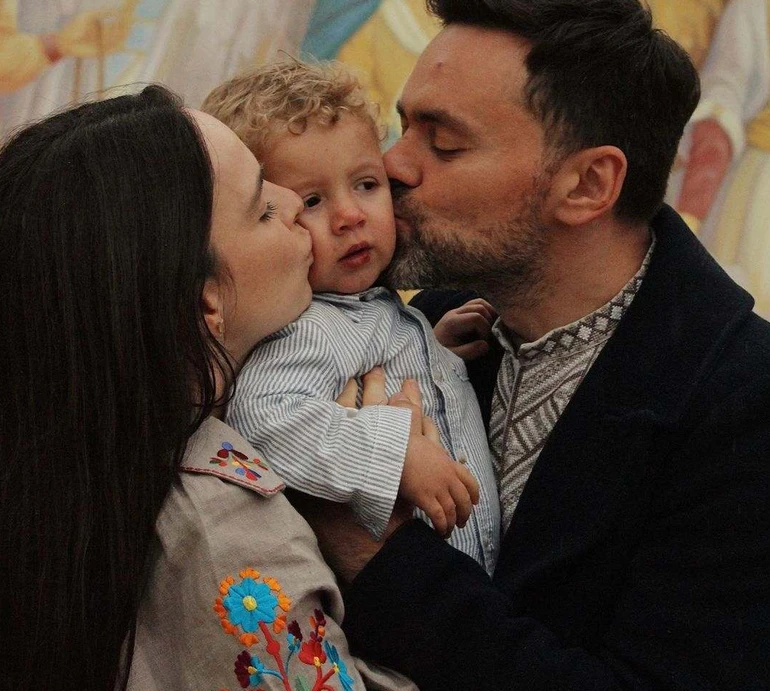 Наш маленький герой: 2-річний прийомний син Мірошниченків переніс операцію