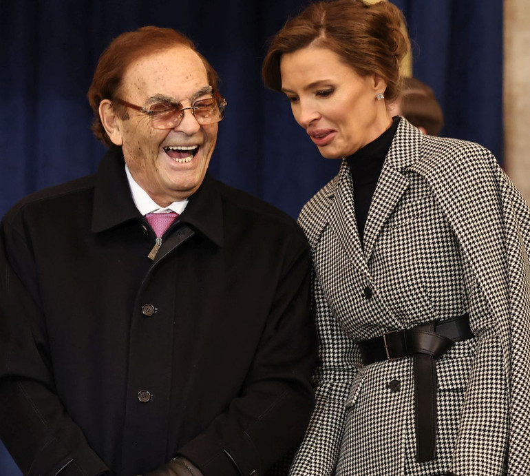 Міс Україна Всесвіт-2004 Ніколаєнко з чоловіком-мільярдером засвітилися на інавгурації Трампа у його найближчому колі. Фото