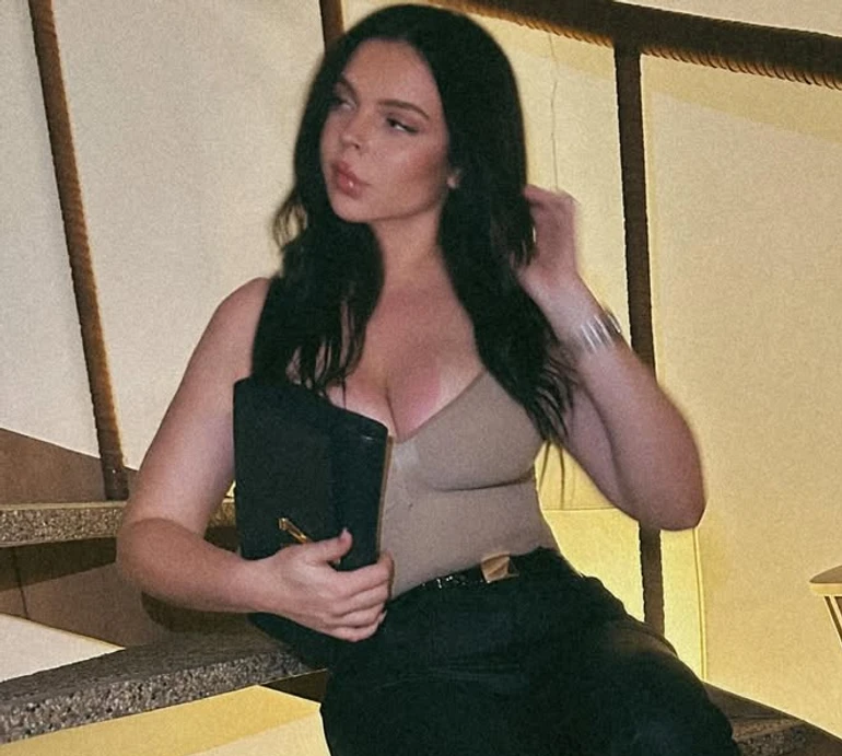 Спокусливі селфі та розваги з родичами: дочка Фреймут показала, як минув її відпочинок в Україні. Фото