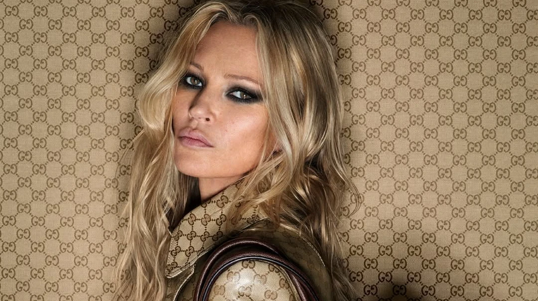 Ідеальний дует: Мосс і Ратаковскі у спідньому прикрили принади сумочками для кампейну Gucci. Фото