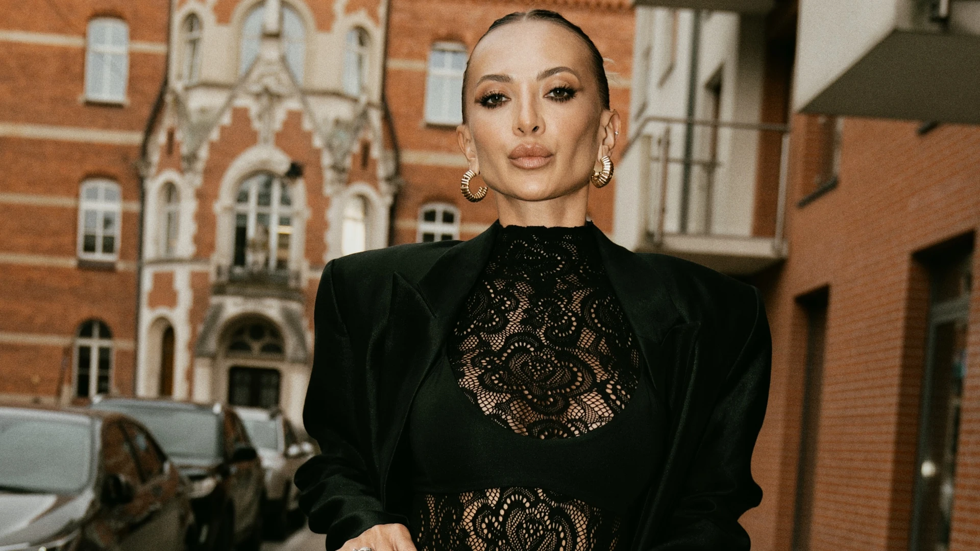 Сопонару кумедним відео зі свічками та падінням привітала себе з 40-річчям