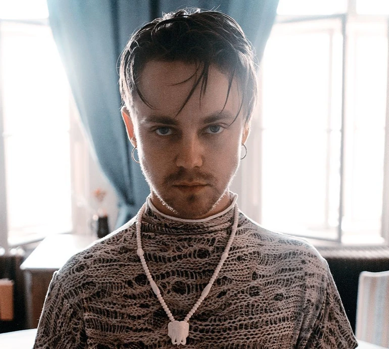 Пивоваров під час свого концерту зламав ніс фанатці. Неочікувана реакція потерпілої. Відео