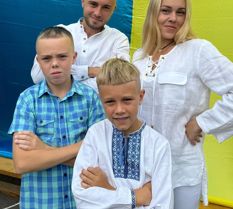 Розумний мужчинка: Тополя привітав молодшого сина з 10-річчям і показав спільне фото