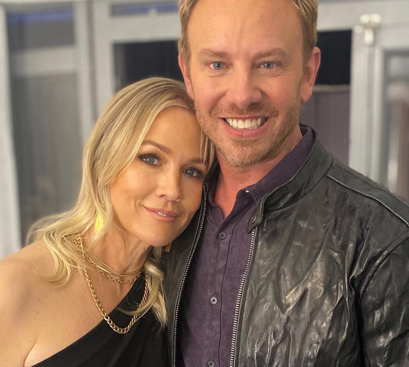 Зірку Району Беверлі-Хіллз атакували байкери у Лос-Анджелесі посеред дороги. Відео