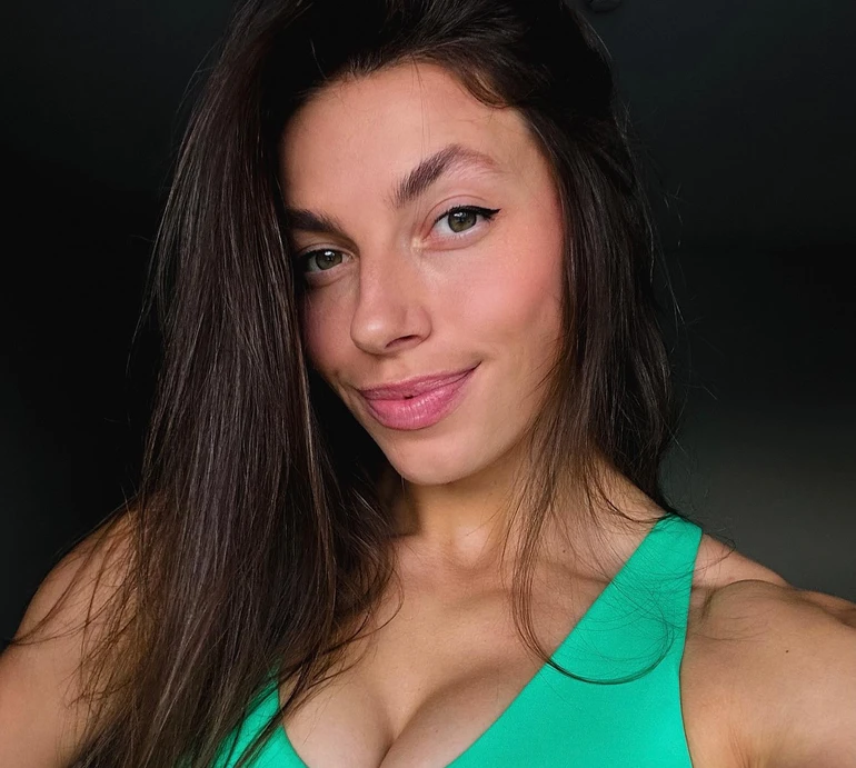 Бех у яскравому купальнику показала свої легкі вихідні. Фото