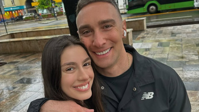 Мереживо і молочний колір: Макацарія з дружиною вигуляли парний лук на модну вечірку. Фото