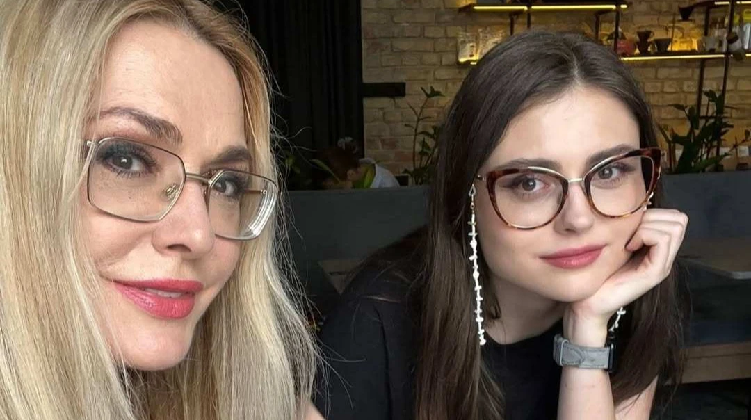 Сумська привітала дочку з 24-річчям та показала зворушливі архівні кадри