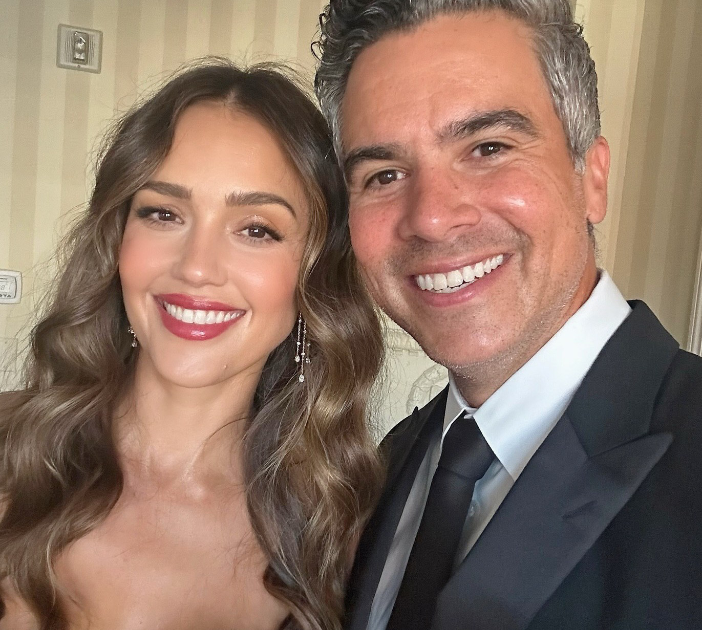 Важко підтримувати іскру: Альба з чоловіком планують розійтися після 16 років шлюбу