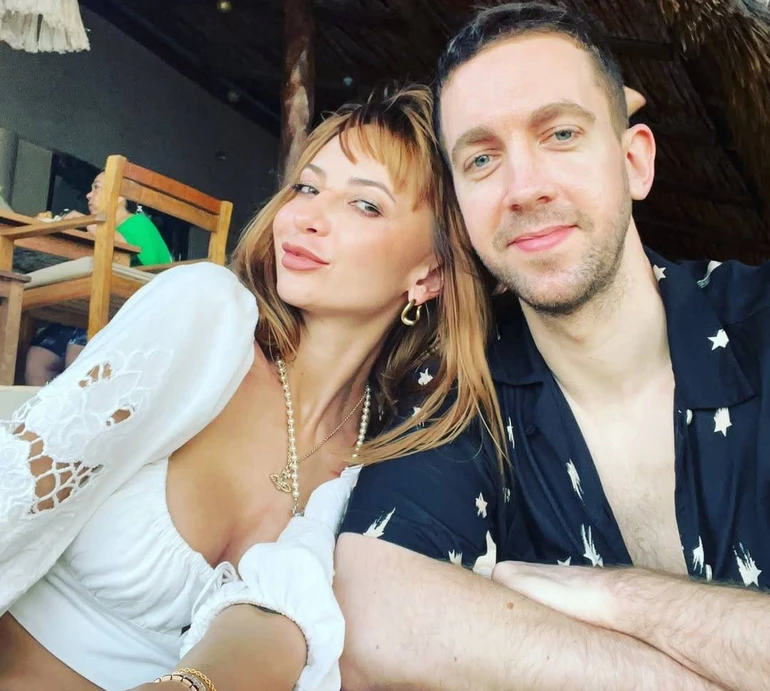 Бейб, лублу: Сопонару про те, якою мовою спілкується з чоловіком-британцем і про яку її рису знає лише він