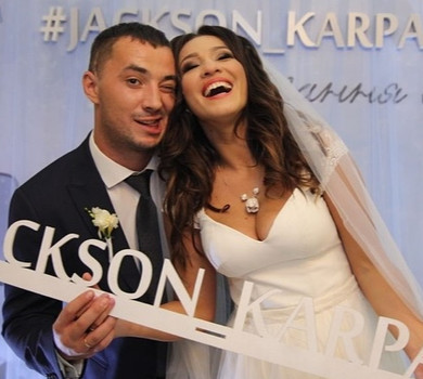 Ми зберегли нашу сім'ю: Наталка Карпа в 9-ту річницю шлюбу поділилася романтичними фото і спростувала розлучення