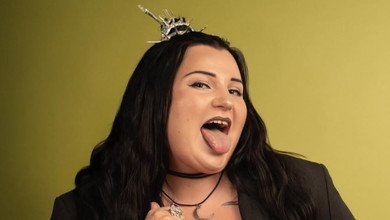 Принцеса чи королева?: alyona alyona в чорному луці з ланцюжками засвітила зухвале спіднє. Фото