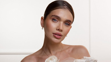 Рапунцель: Саша Бо помилувалася зачіскою 1,5-річної донечки на тлі бузкового букета. Фото