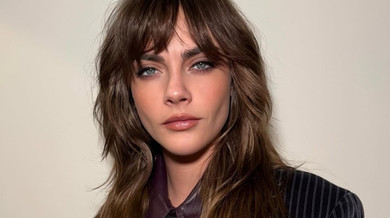 Делевінь у маскулінному образі похвалилася новою зачіскою