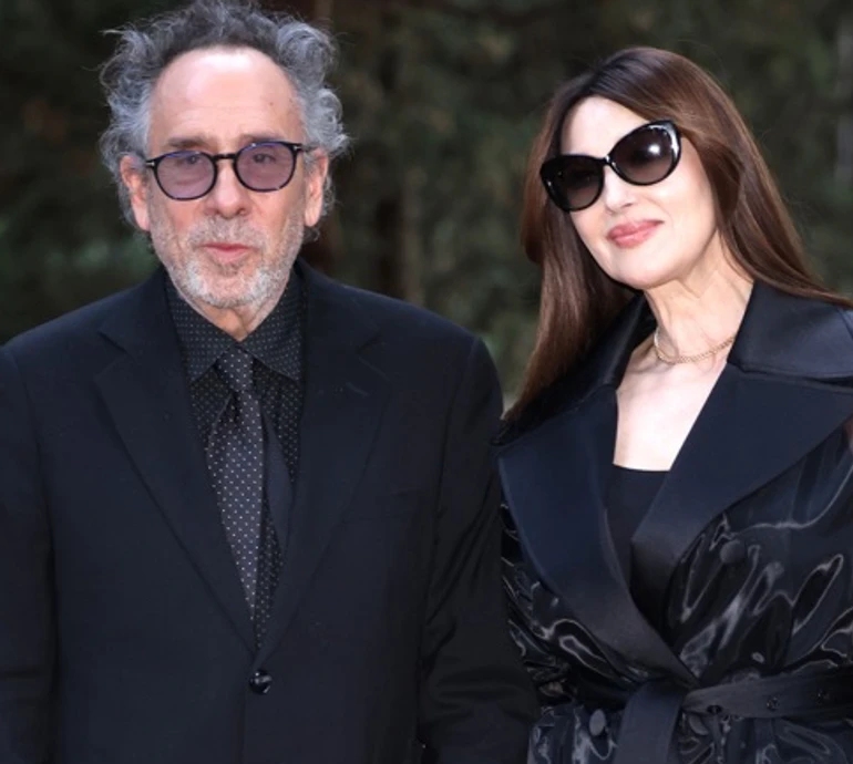 Елегантні Белуччі та Бертон у total black поголубились на кінопремії у Римі. Фото