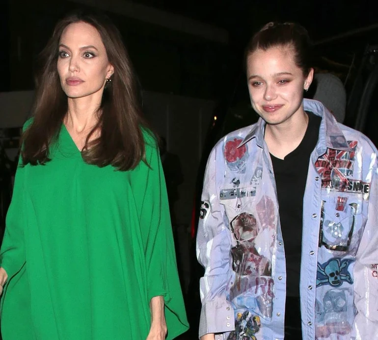 Рішення серйозне: донька Джолі та Пітта найняла адвоката, аби відмовитися від прізвища батька