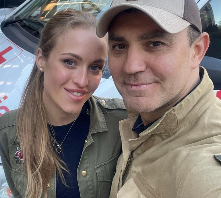 Подяка від Буданова, чотири дипломи та робота в ресторанах: що відомо про помічницю Тищенка. Фото