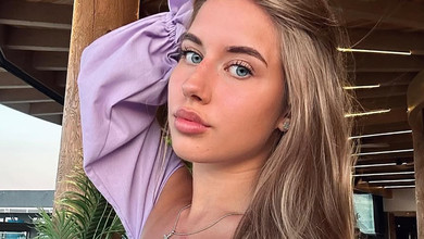 Дружина Судакова на Мальдівах наробила гарячого контенту в бікіні на нічному пляжі