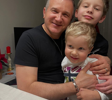 Твої хлопці: Горбунов у день народження Осадчої зворушив відеопривітанням, яке записав разом із синами