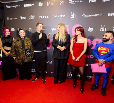 Стрaшно весело і провокaтивно — в столиці  відбувся передпокaз чорної комедії 10 блогерят