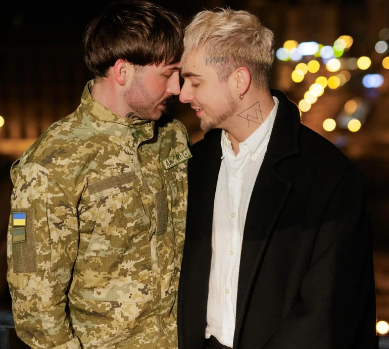 Я сказав так: Melovin оголосив про заручини з парамедиком ЗСУ. Фото