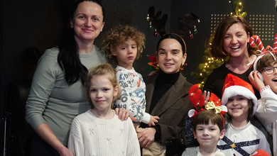 Наші пісні – сила: Цибульська зі своїм сином і чотирма дітьми Мірошниченко заспівала різдвяну колядку. Відео