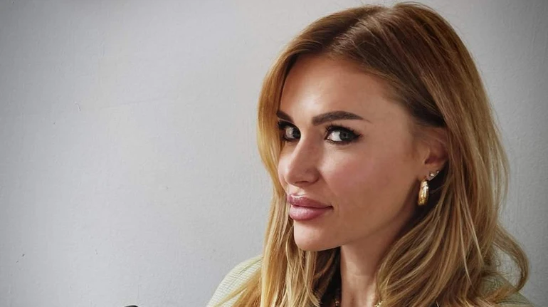 Хочу бути схожа на свою собаку: Камінська похвалилася новою стрижкою