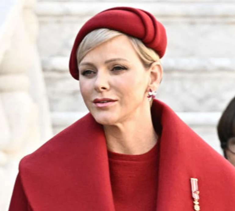 Стильна змалечку: 8-річна донька княгині Монако з'явилася на святі у копії пальта Шарлін