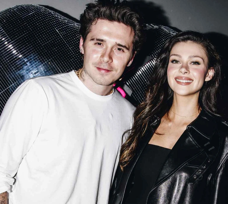 Дружина Брукліна Бекхема в мінішортиках і бандо-топі ефектно взялася за кий