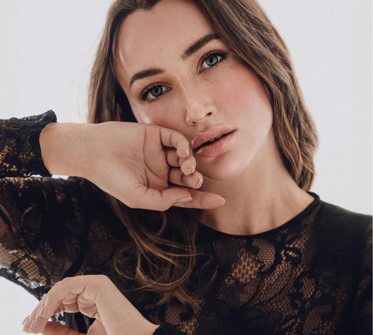 Нереально кайфую: Різатдінова в боді та на високих підборах гайнула в пристрасний танок