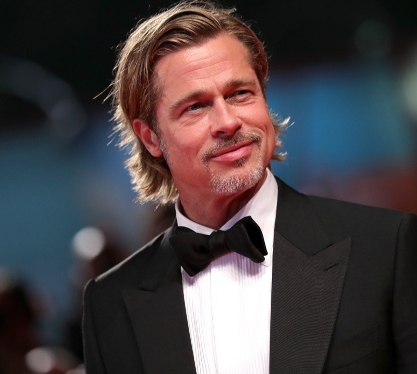 Інсайдер розказав, як 61-річний Пітт плекає стосунки з чинною пасією і чому радий, що вона - не актриса