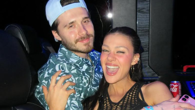 Моя принцеса-пасажирка: син Бекхемів влаштував пристрасну зйомку з дружиною на байку. Фото