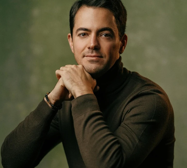 Стало відомо про стосунки сина Роднянського із засновницею відомого благодійного фонду. Фото