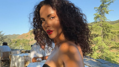 Сяй і керуй світом: Каменських у смугастому міні показала настрій свого понеділка