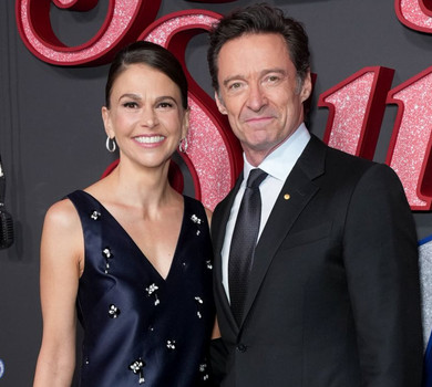 Джекман із коханою в міні веселилися і не приховували ніжності на прем'єрі в Нью-Йорку. Відео