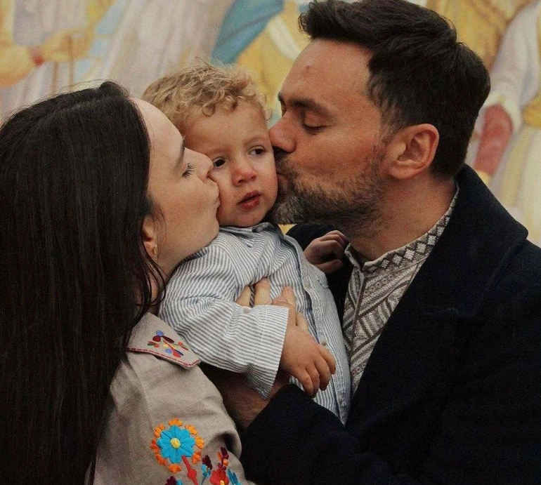 Разом на все життя: Мірошниченки поділилися фото з прийомним сином, яке потай зробили у день знайомства