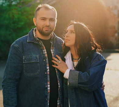 Намалюю світло, якщо все стане чорним: Джамала романтичними кадрами привітала чоловіка з днем народження