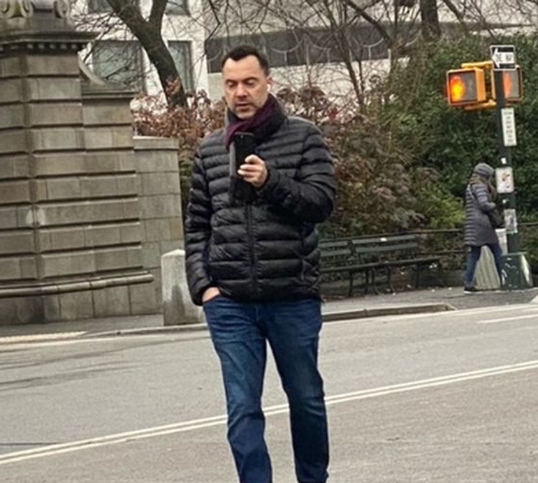 Арестовича зазнімкували у Центральному парку Нью-Йорка. ФОТО