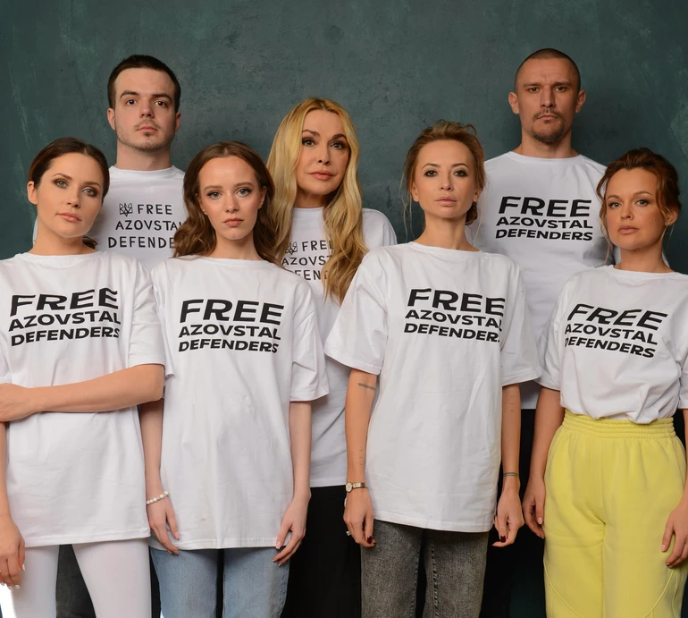 Сумська, Денисенко, Цимбалюк та інші актори долучилися до акції на підтримку захисників Азовсталі