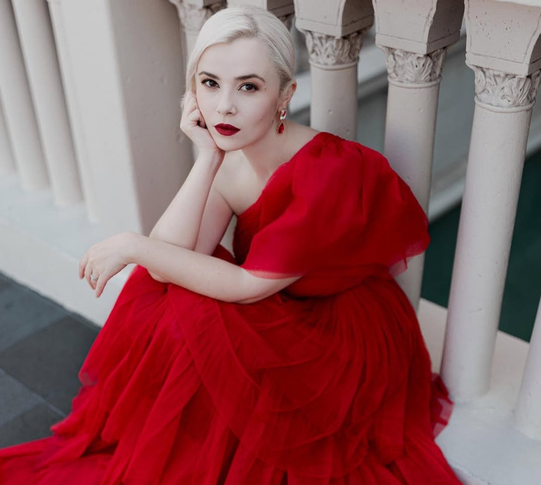 Боялася і відкладала роками: Міка Ньютон розказала, на що наважилася вперше з часів онкодіагнозу