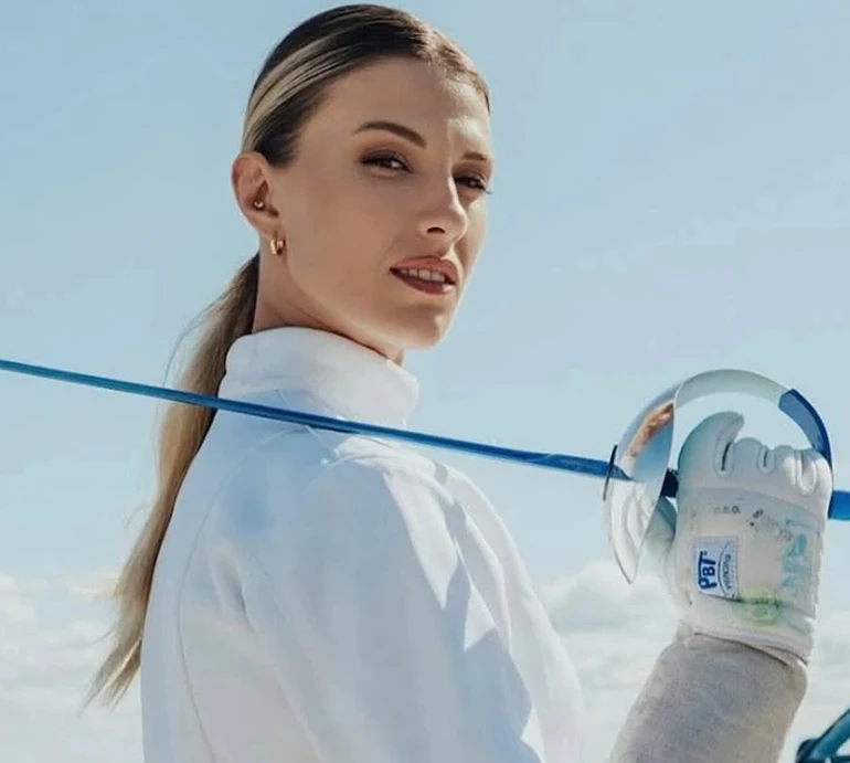 Любов до танців, робота в СБУ та зйомка для чоловічого глянцю: цікаві факти про Ольгу Харлан, якій виповнюється 35 років