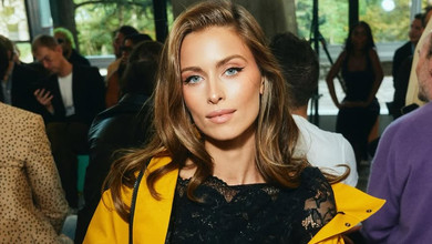 Онука Ротару посвітила пресом у мереживному образі від французького бренду