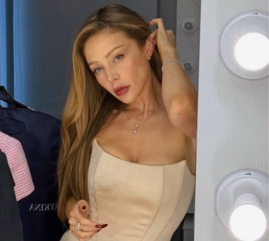 Не зупинятись, дбати про руки, жити в моменті: Кароль на власному досвіді дала важливі поради жінкам