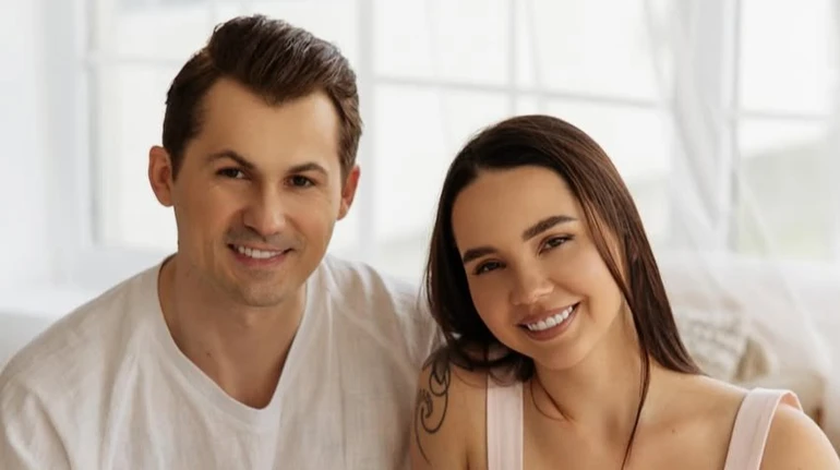 Кот і Татарінцева влаштували одне одному челендж із гнучкості. Відео