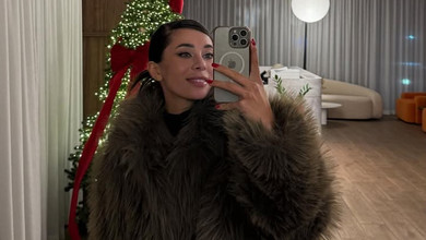 Неплях у хижому бікіні повигиналася у лазні для пікантних фото