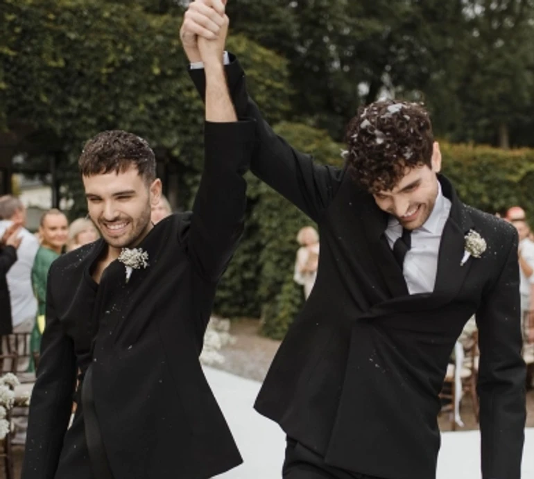 Переможець Євробачення-2019 зіграв весілля з коханим. ФОТО 
