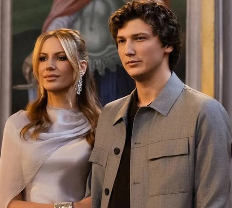 Леся Нікітюк iз нареченим похрестили сина та розсекретили його ім'я. Фото