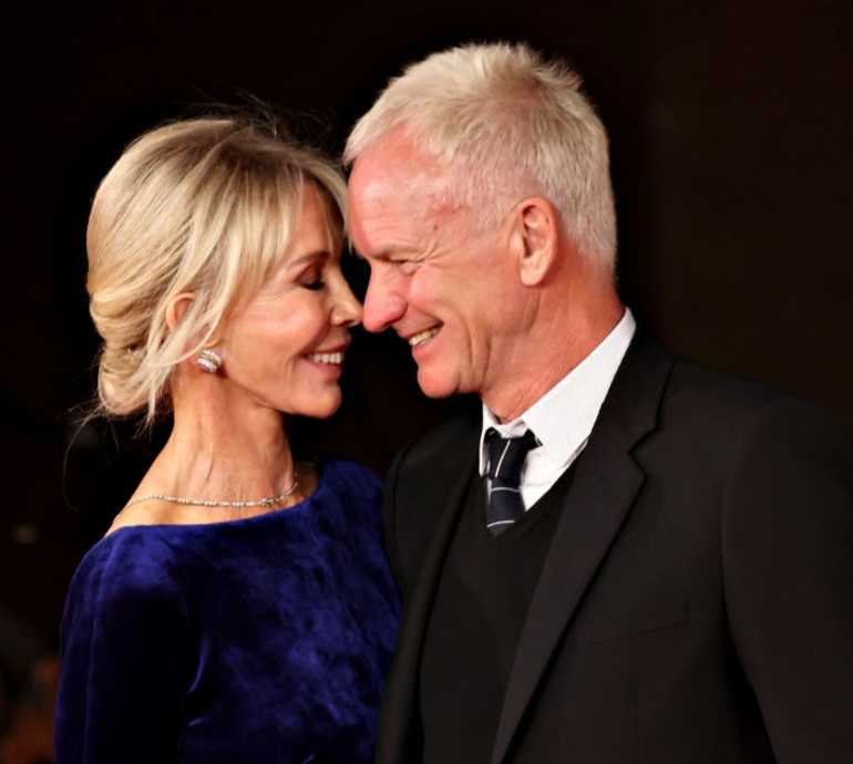 Хто там зневірився в коханні? 72-річний Стінг із 69-річною дружиною замилували ніжністю на парадному хіднику. ФОТО