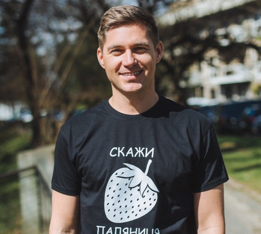 Остапчук із нагоди 7-річчя старшого сина поділився рідкісним фото його і доньки від першого шлюбу