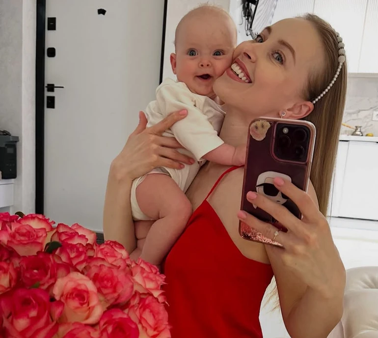 Сагайдачна похрестила 5-місячну дочку та розсекретила її ім'я. Відео