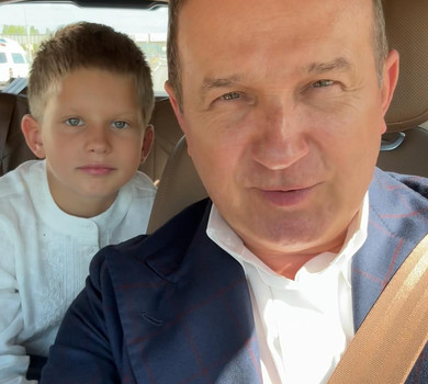 Горбунов похвалився 8-річним сином у шоломі перед змаганням з екстремального спорту